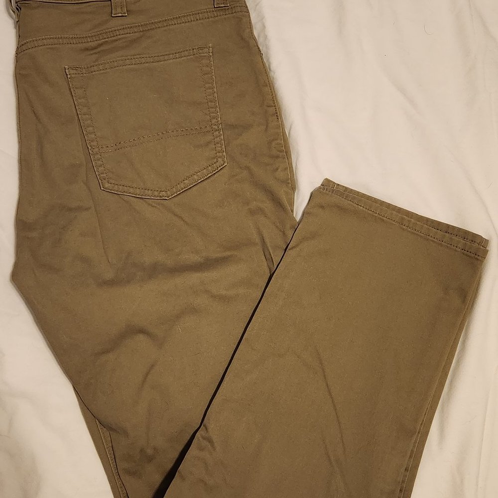 Kirkland Signature Non Iron Flat Front Dress Pants (38 x 32)